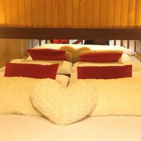 Vincennes-cosy Duplex アパート